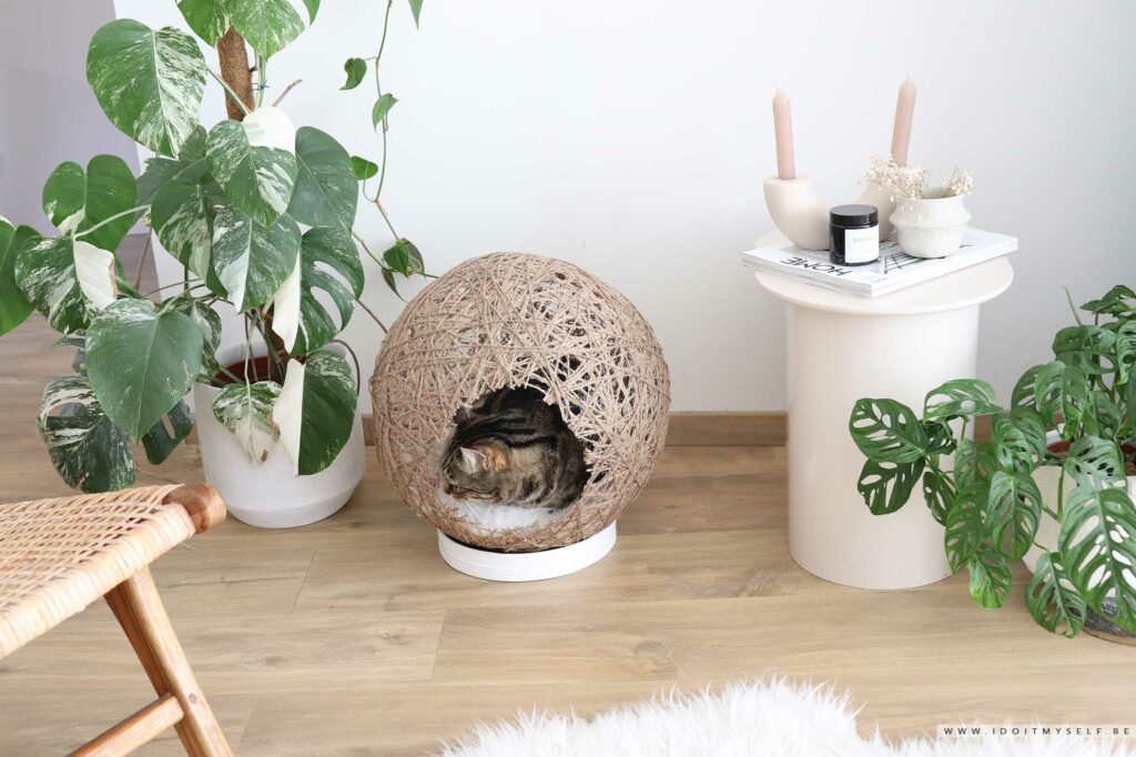 DIY : Maison boule pour chat