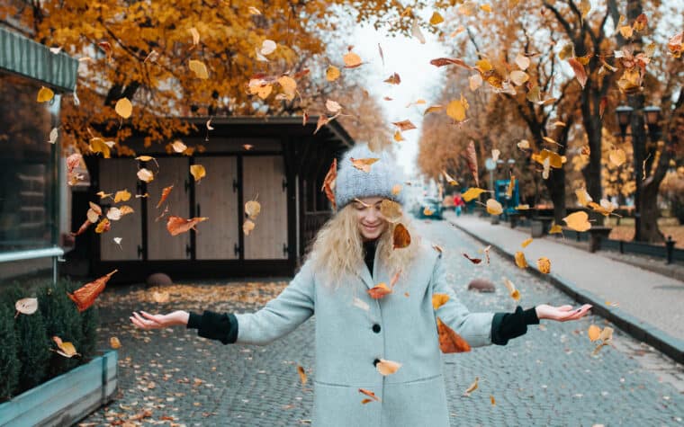 Femme en automne