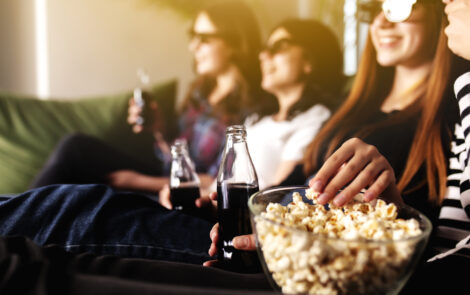 How to host the perfect movie night at home?